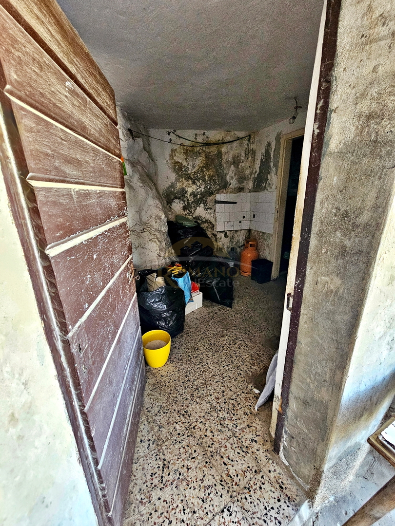 221-house_trogir_old_il011