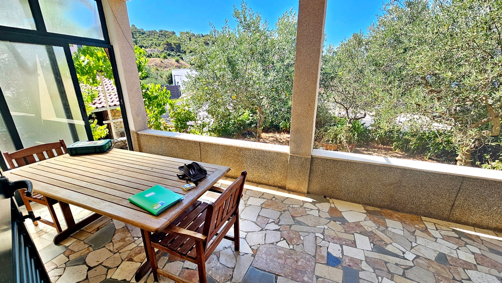 house-for-sale-okrug-donji-tom004__DtT271i6-1200×676