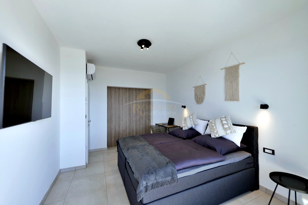 villa-for-sale-seget-gornji-mat004__rOc4NeC7-1200×800