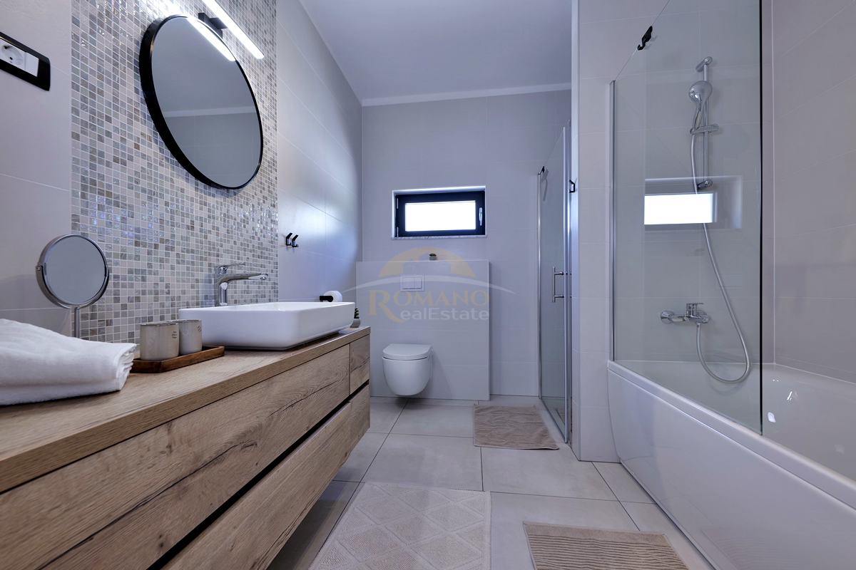 villa-for-sale-seget-gornji-mat020__iJTsOtBb-1200×800