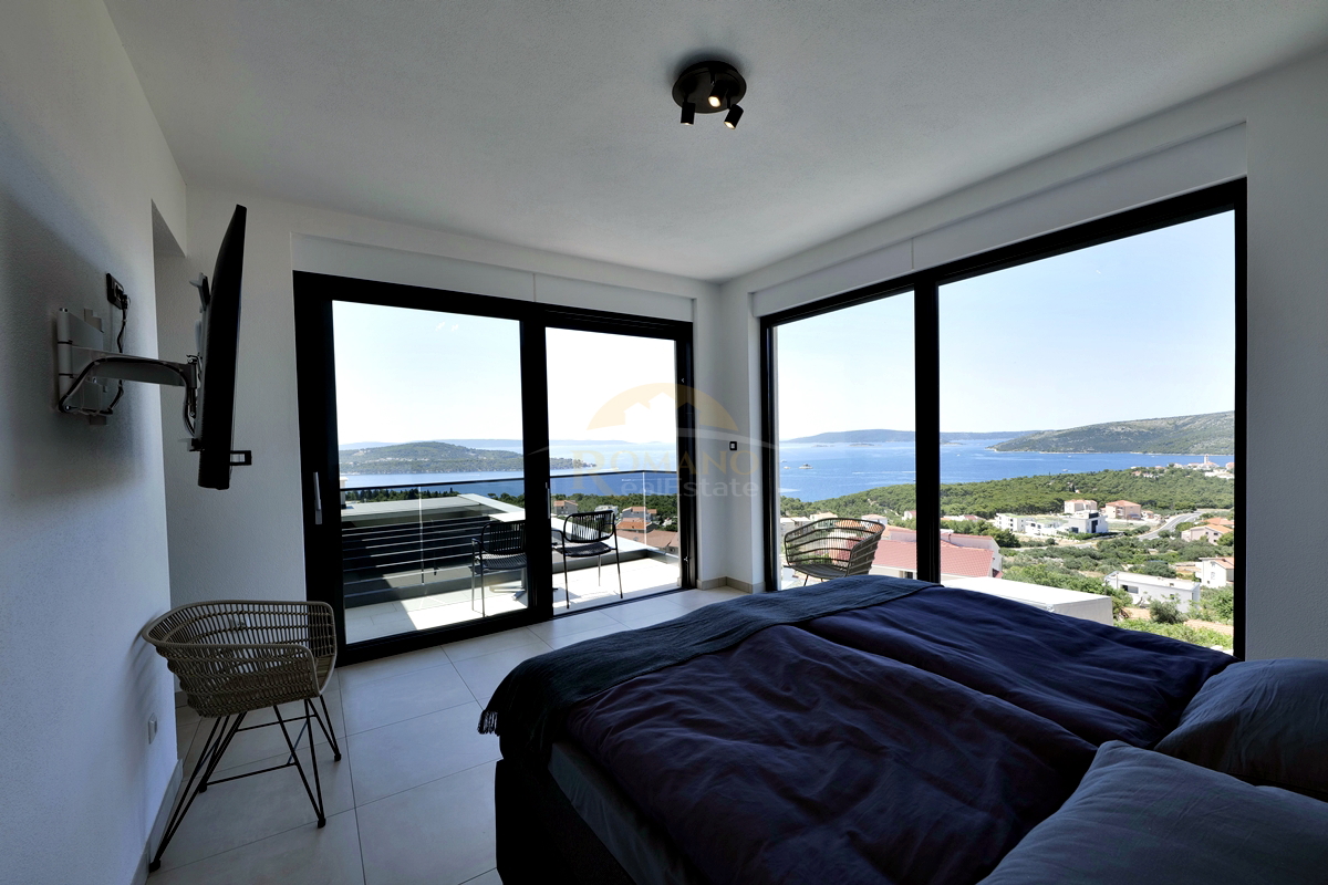 villa-for-sale-seget-gornji-mat021__SxvSqbvI-1200×800