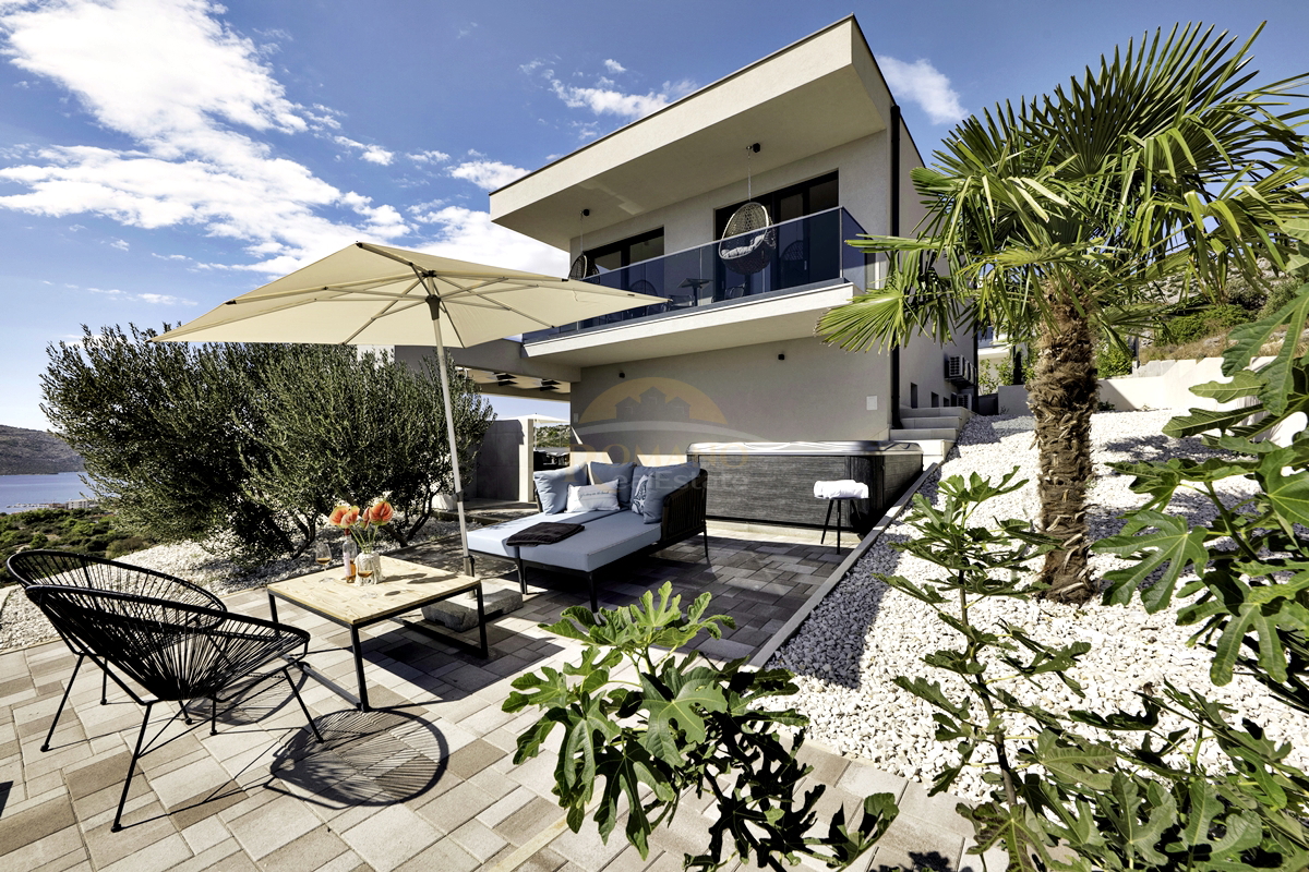 villa-for-sale-seget-gornji-mat046__pcyq92zQ-1200×800