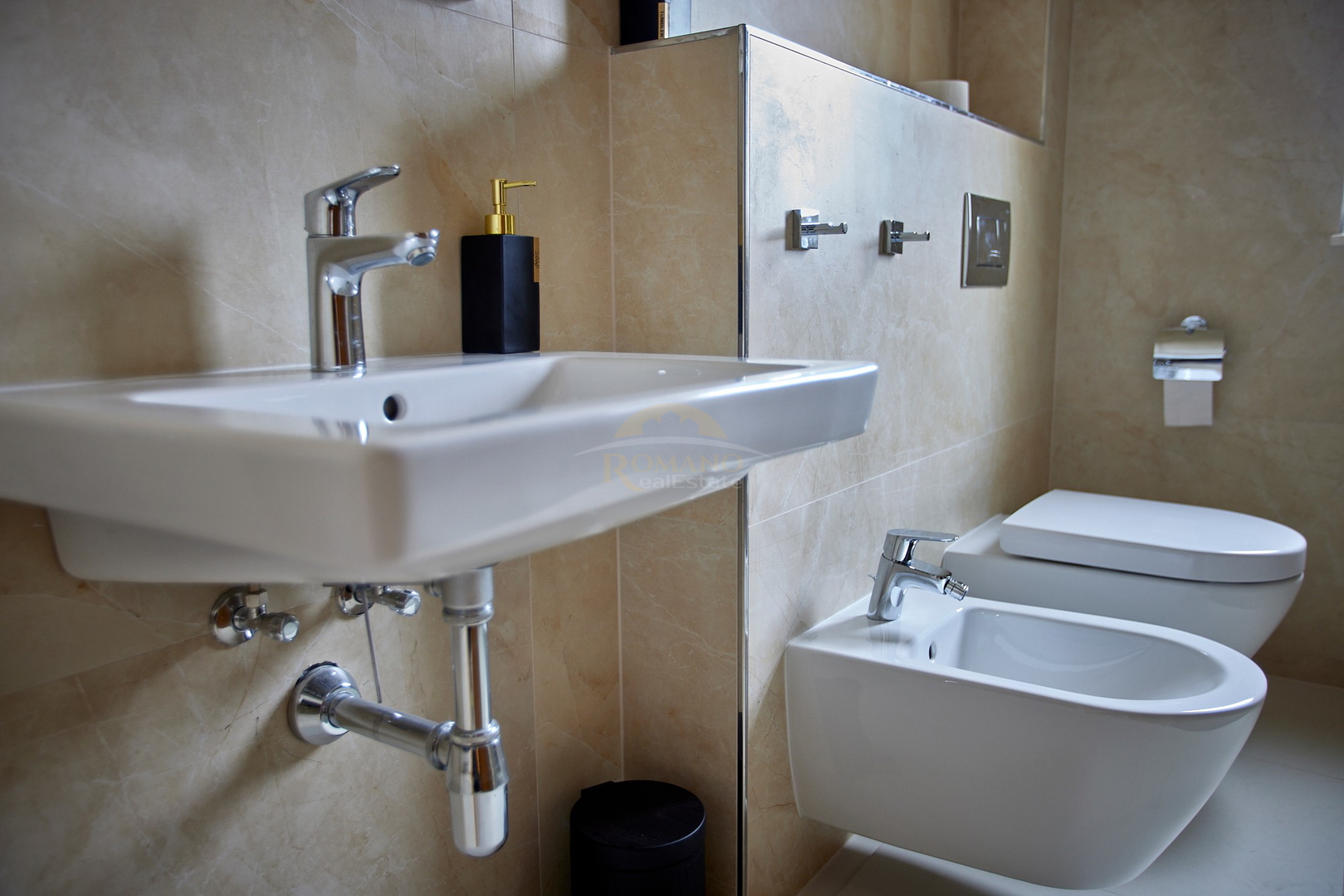 d53a4359__HoFRke14-2000×1334