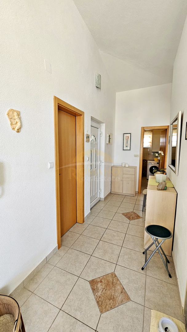 apartment-rastici-for-sale-ciovo019__sEhtjKXO-1200×2131-portrait