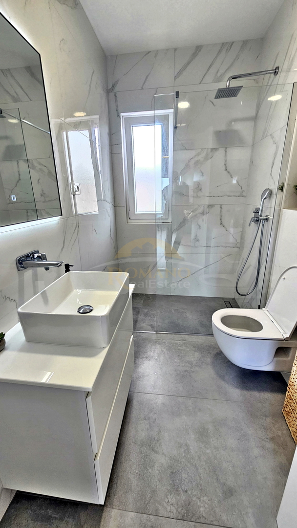 apartment-seget-mar-for-sale006__ZklZbxoQ-1200×2131-portrait